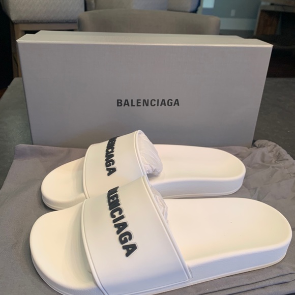Balenciaga Women’s Logo Pool Slides - Picture 4 of 4